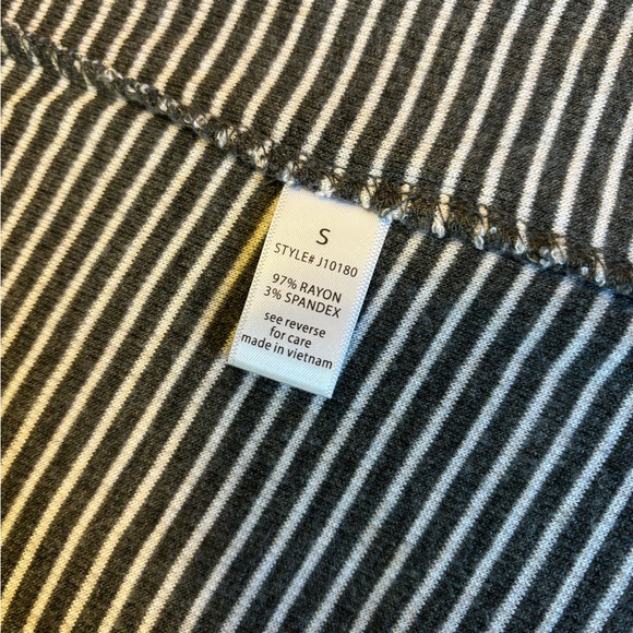 Active USA gray/white striped long sleeve flowy cardigan sweater Small - Picture 7 of 8